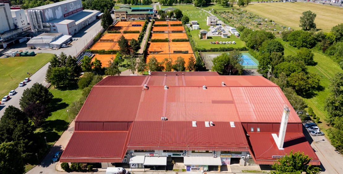 O tenis centru